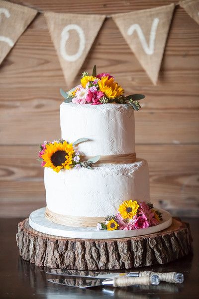 22 Rustic Tree Stumps Wedding Cakes for Your Country Wedding - Page 2