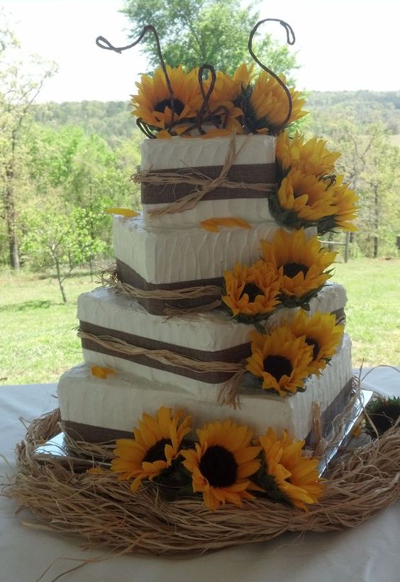 Fall in Love with These 29 Amazing Fall Wedding Cakes - Page 3