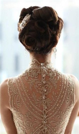 vintage wedding dresse with beautiful back