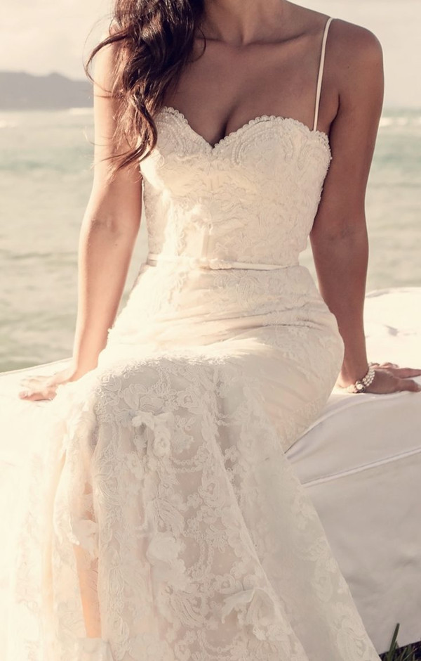 low back wedding dress for beach wedding