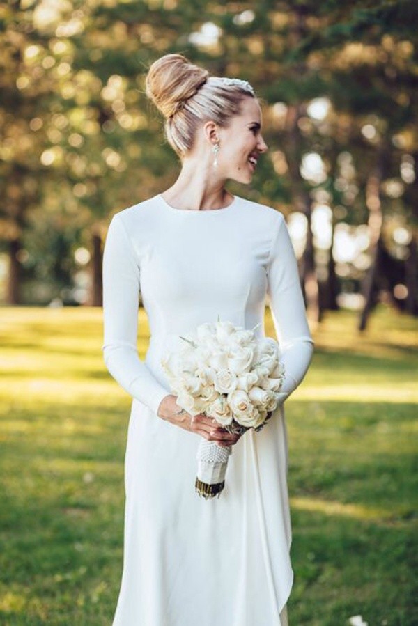 simple white wedding dresses and flowers