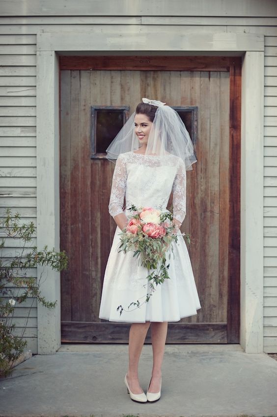 Vintage chic short bridal dresses