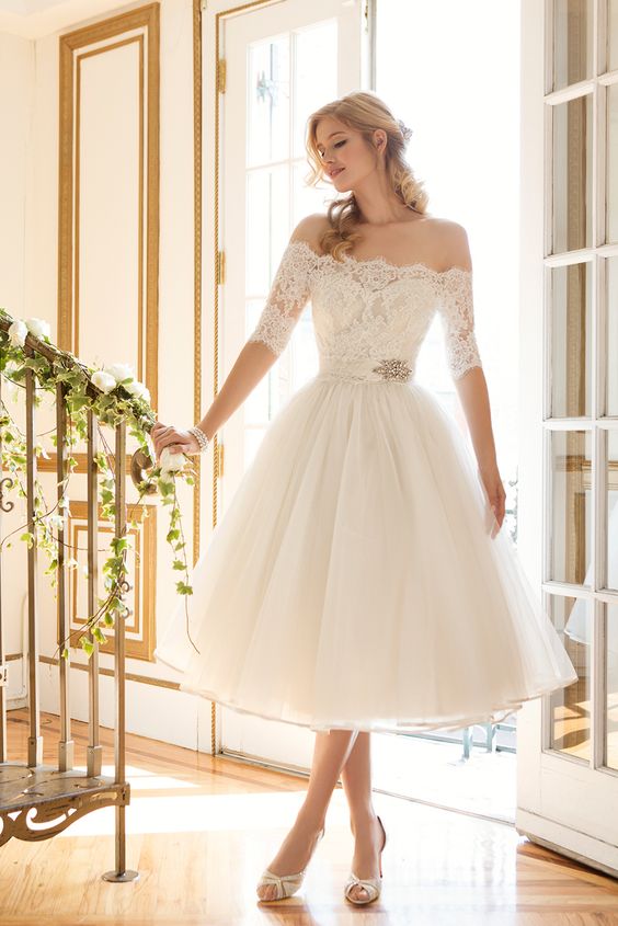 short dress wedding dress is perfect for a vintage garden wedding