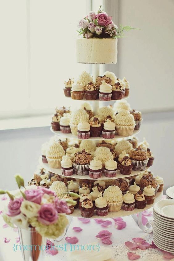 Gigis Cupcakes wedding reception cupcake