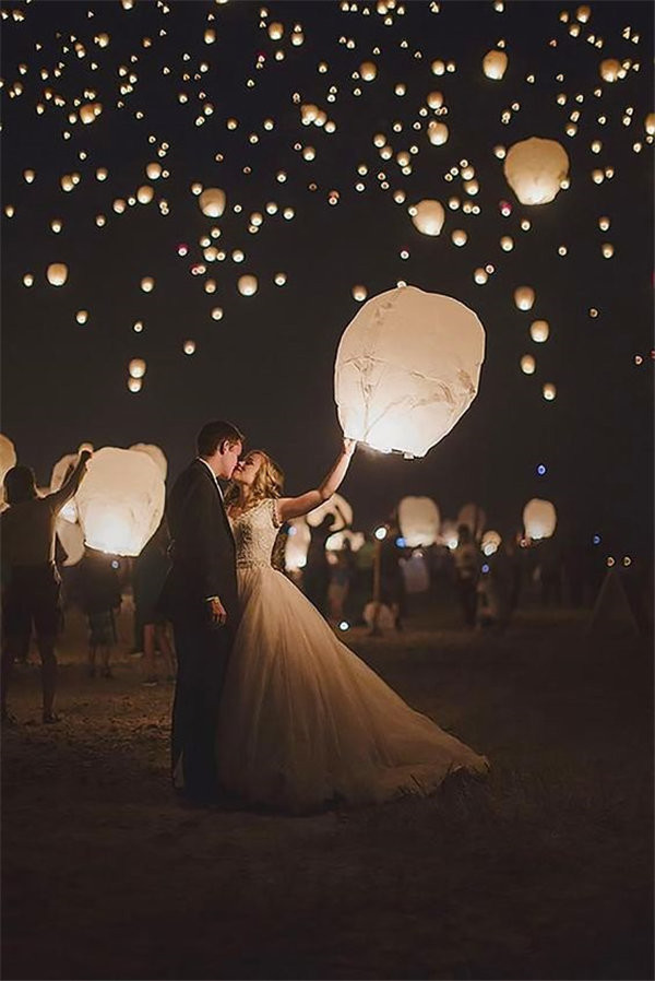 Incredible Night Wedding Photos With The best Sky Lanterns