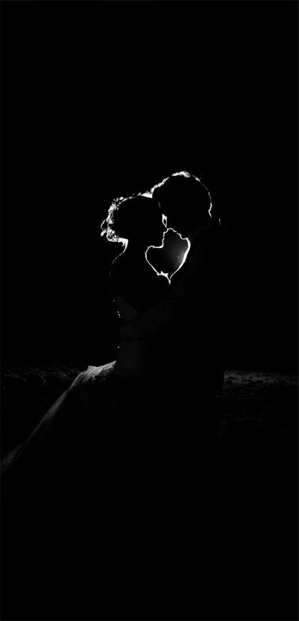 Light and dark night wedding photo ideas