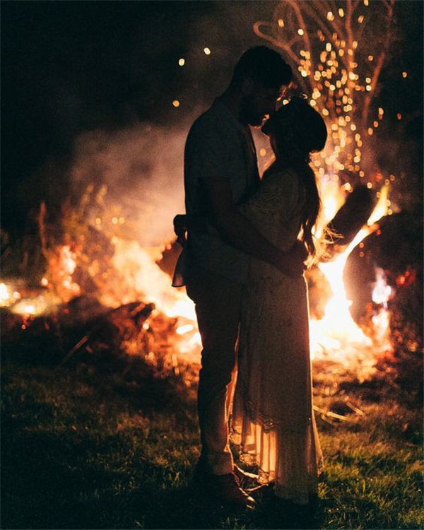 Night Wedding photo with the fire in the background