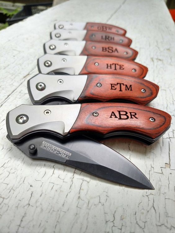 Personalized Knife for your Groomsmen
