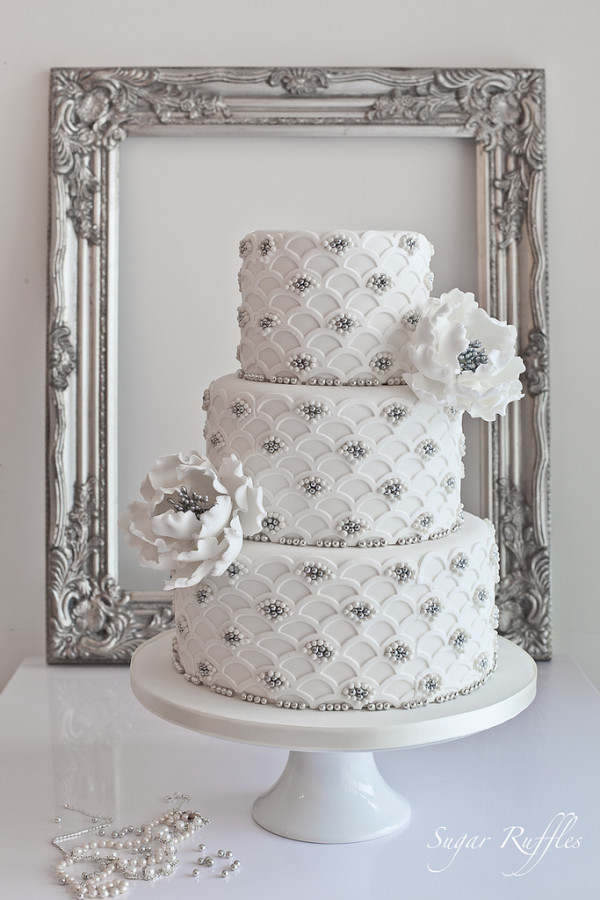 Silver Scalloped Wedding Cake new project for Cake Craft and Decoration