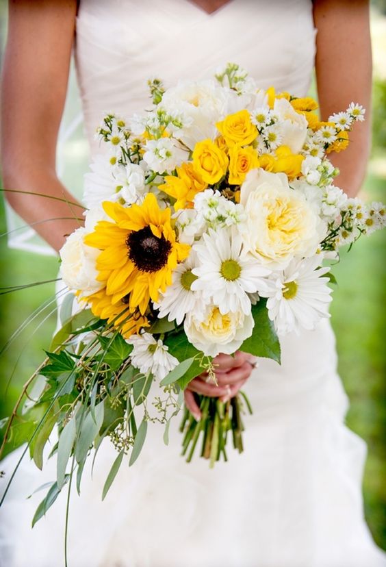 21 Perfect Sunflower Wedding Bouquet Ideas for Summer Wedding