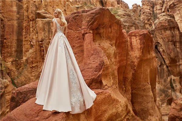 Oksana Mukha 2018 Wedding Dresses Collection -isadora-2