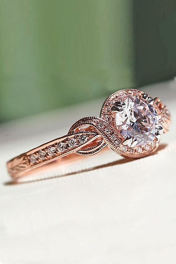 Vintage Engagement Rings With Beautiful Details