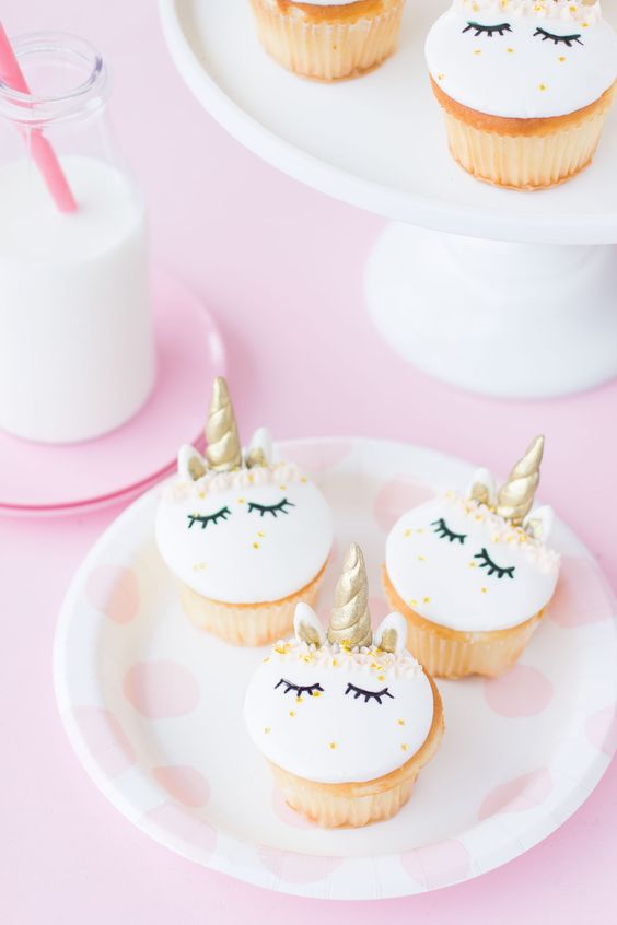 FONDANT UNICORN CUPCAKES