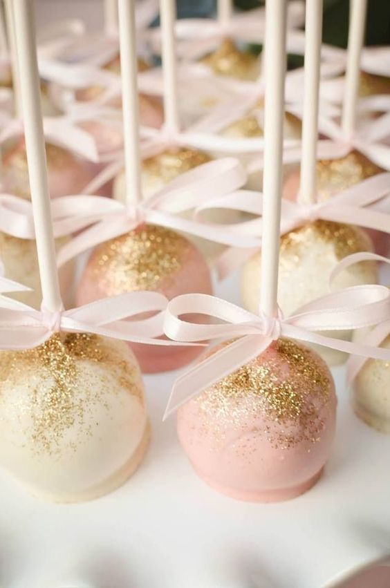 Sparkle On with Edible Glitter for your Wedding Reception