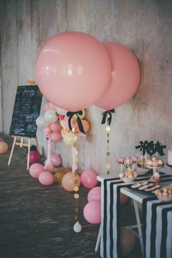 Wedding decorations with balloons