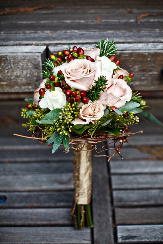 contrasting beautiful winter wedding bouquet
