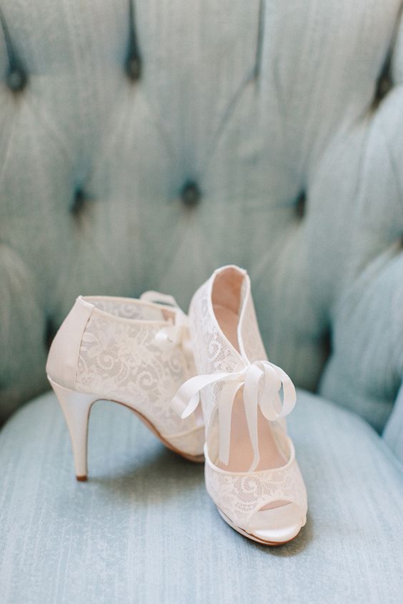 elegant inspirational wedding shoeswith ribbons