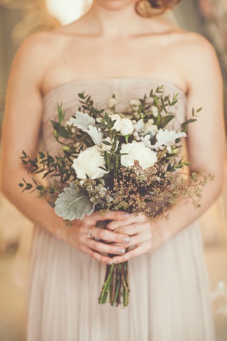 get inspired by the chic and elegant fall wedding bpuquets