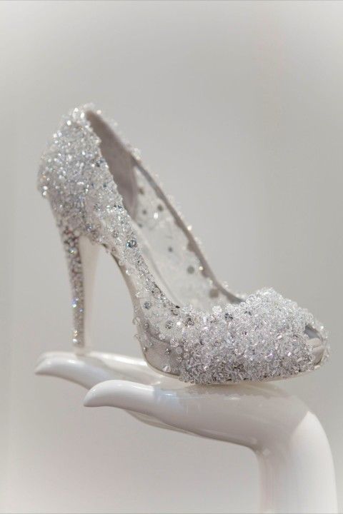 gorgeous high heel wedding shoes with diamonds