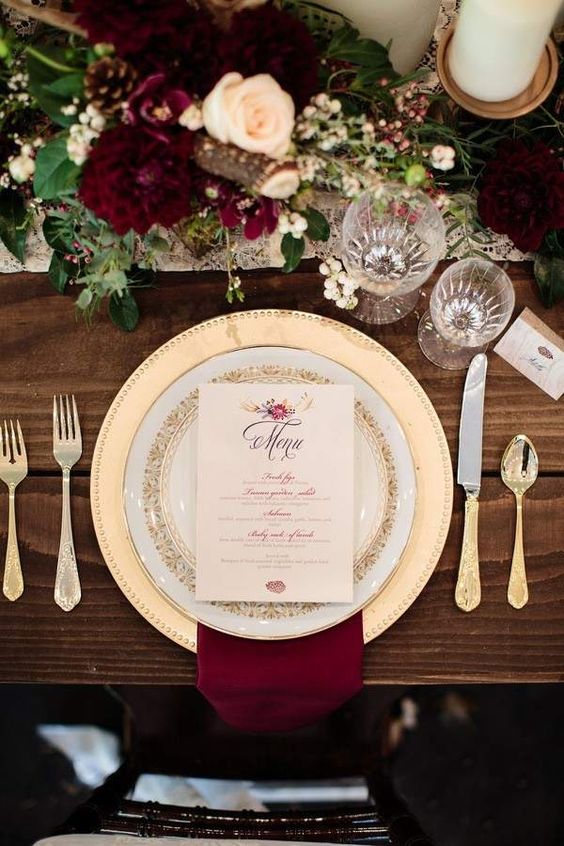 awesome maroon and gold winter wedding decoration idea