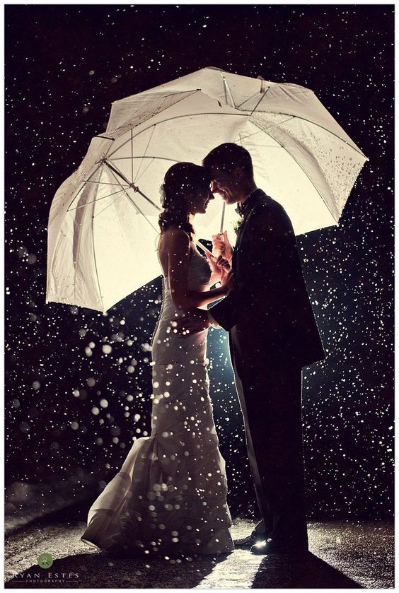 breathtaking night rainy day wedding photo