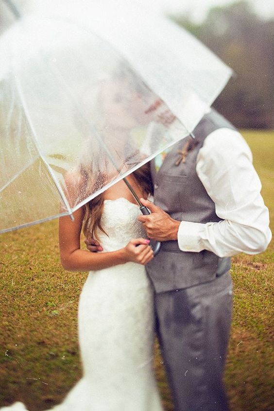 great wedding photos to survive the rainy day