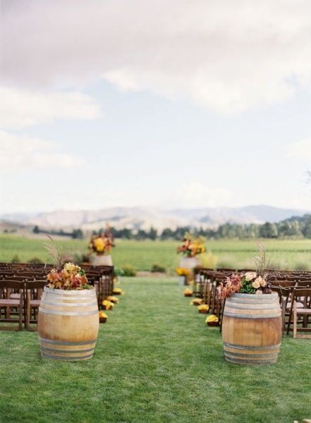 inspiring barrel fall wedding decoration