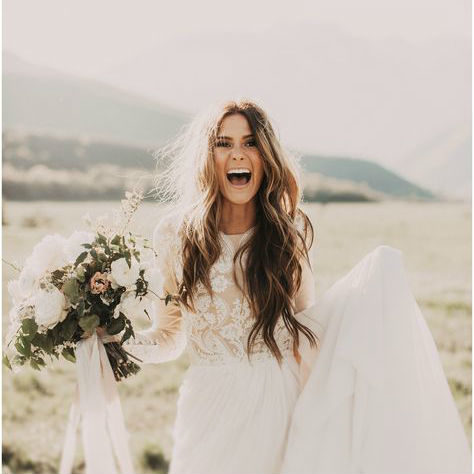 long loose wave hairstyle for boho wedding