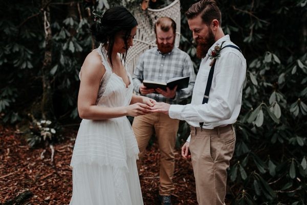 simple woodland elopement inspiration