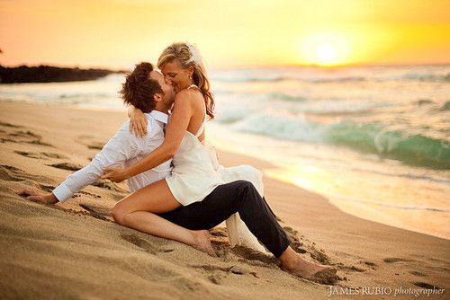 tempting wedding photos for beach wedding