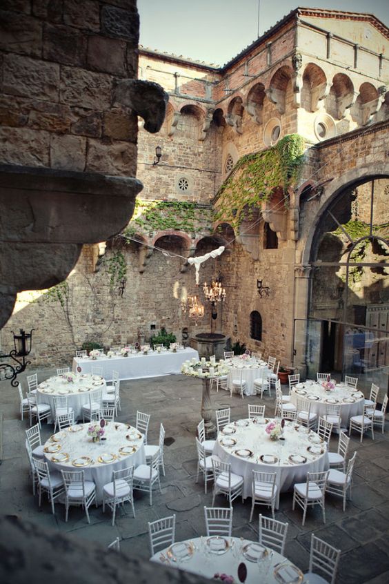 that's why you should have your wedding in Tuscany