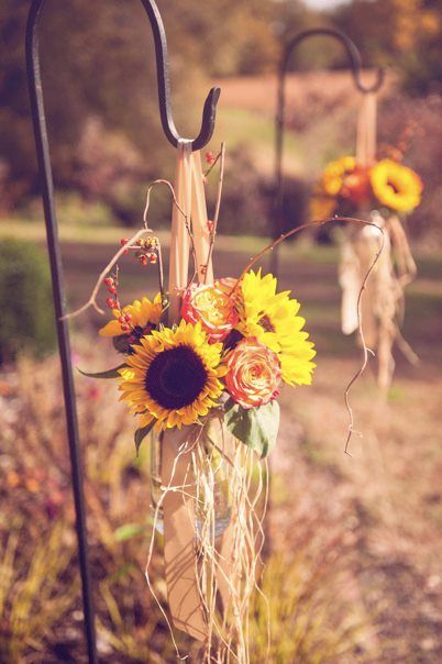 vintage floral aisle decorations for rustic fall wedding