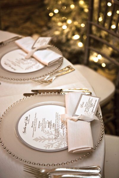 winter wedding decor with amazing details