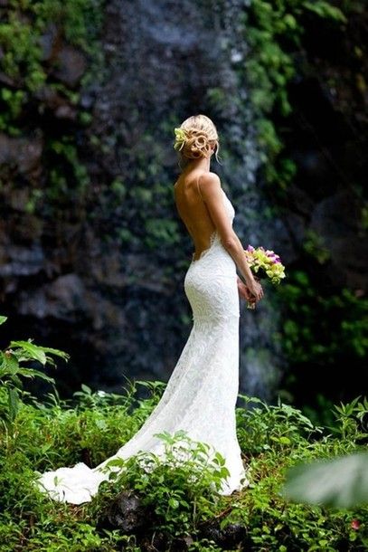 Stunning Open Back Wedding Dresses That Wow 003