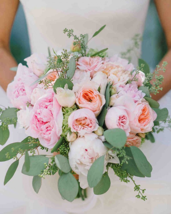 Super picture-perfect peony wedding bouquets you will adore 006