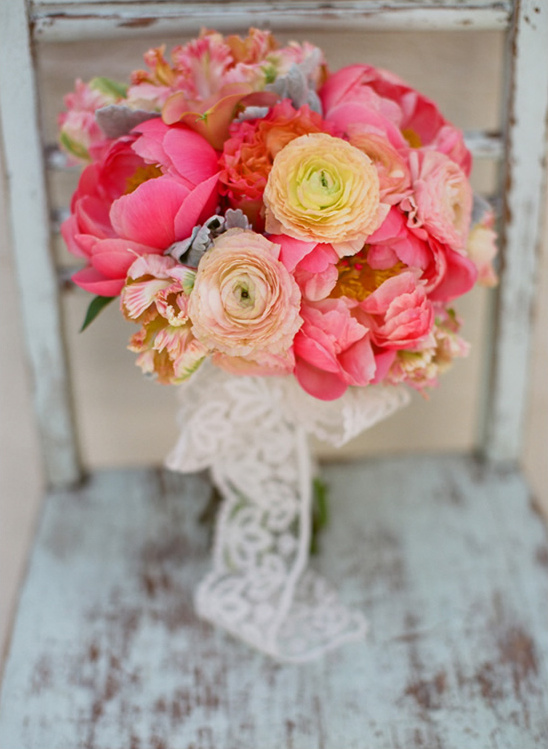 Super picture-perfect peony wedding bouquets you will adore 023