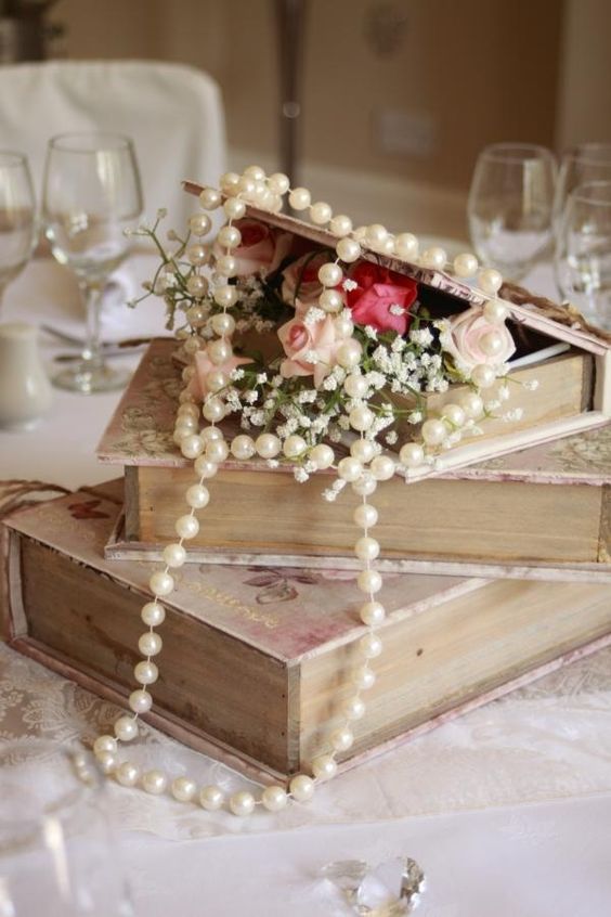 Vintage Wedding Centerpieces That Take Your Wedding to a New Level 005