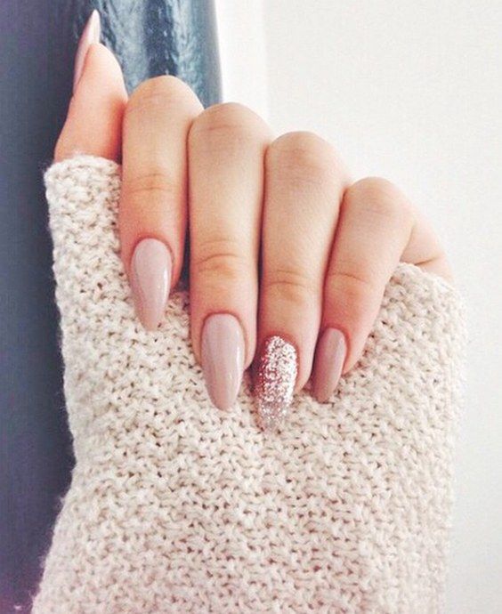 Our 20 Favorite Wedding Nail Art Designs Our 20 Favorite Wedding Nail Art Designs