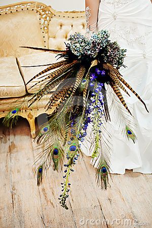 18 Unique Rustic Feather Wedding Bouquet Ideas