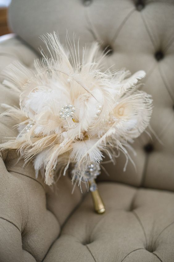 18 Unique Rustic Feather Wedding Bouquet Ideas