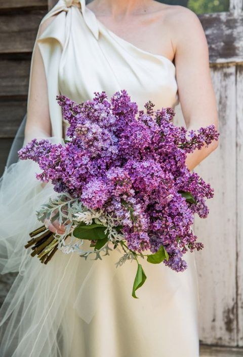 20 Ultra Violet Wedding Bouquet Ideas
