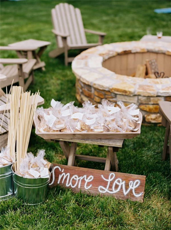 Sweet Ideas For Intimate Backyard Outdoor Weddings