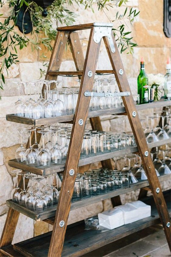 backyard wedding hacks ladder Mais