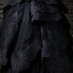 18 Non-traditional Black Gothic Wedding Dresses to Love-003