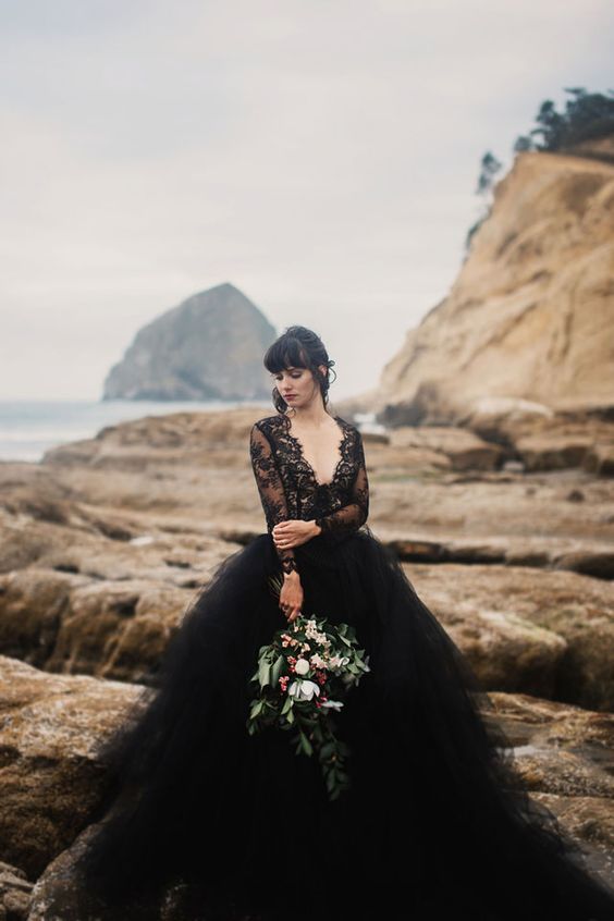 18 Non Traditional Black Gothic Wedding Dresses To Love