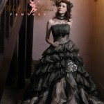 18 Non-traditional Black Gothic Wedding Dresses to Love-008