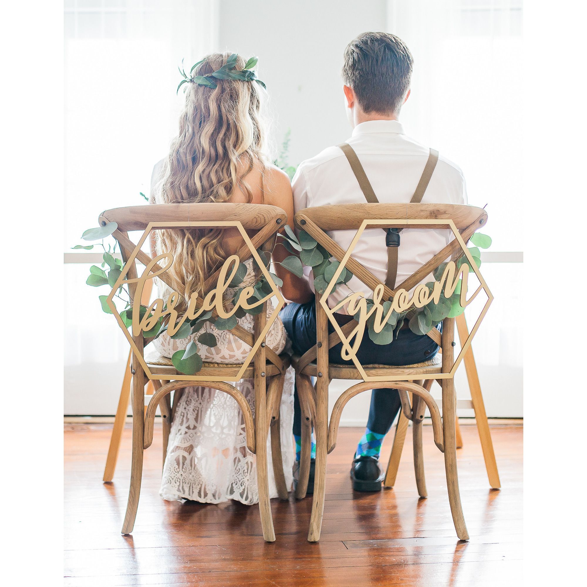 20 Chic Wedding Chair Decoration Ideas for Bride and Groom