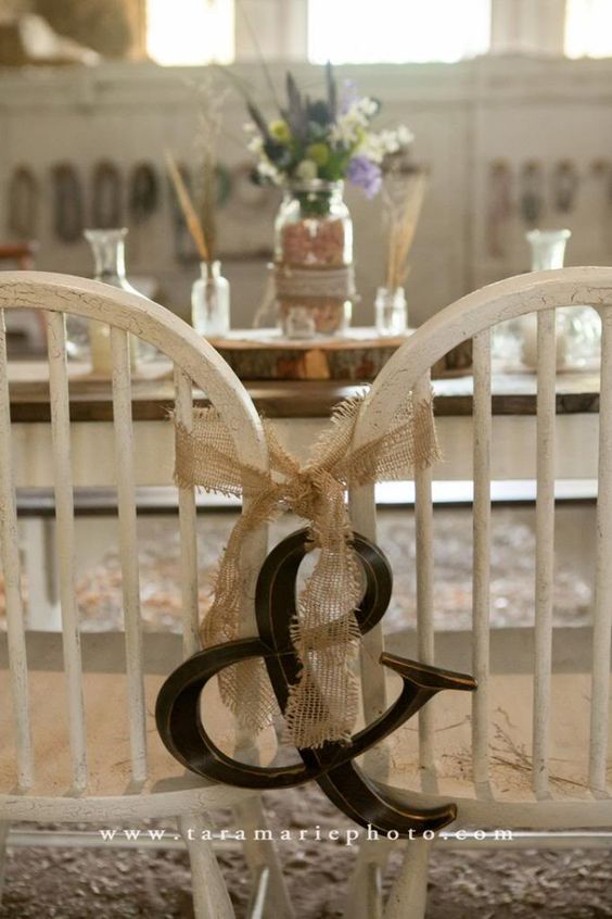 20 Chic Wedding Chair Decoration Ideas for Bride and Groom 20 Chic Wedding Chair Decoration Ideas for Bride and Groom