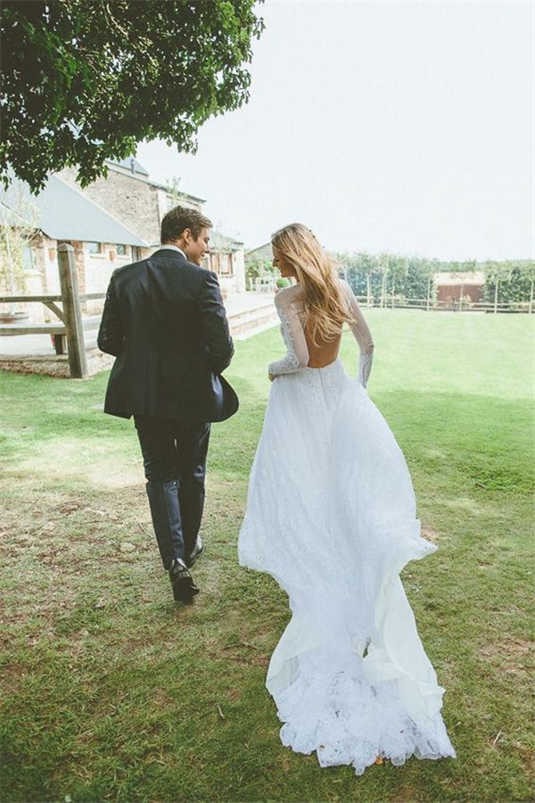 18 Sexy and Breath-taking Backless Wedding Dresses