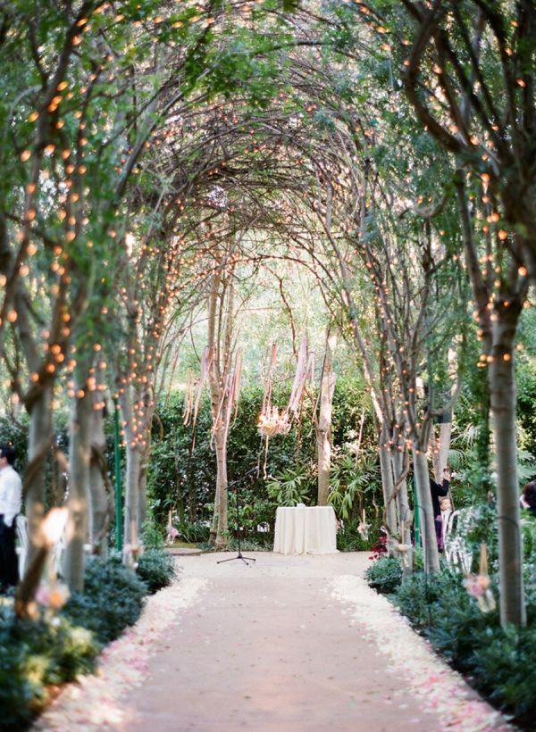  16 Awesome Outside Fall Wedding Ideas 